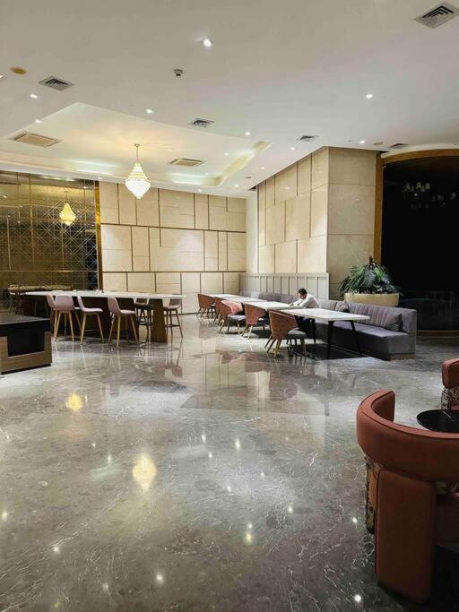 Cloud Stay@41St Floor Нойда Экстерьер фото