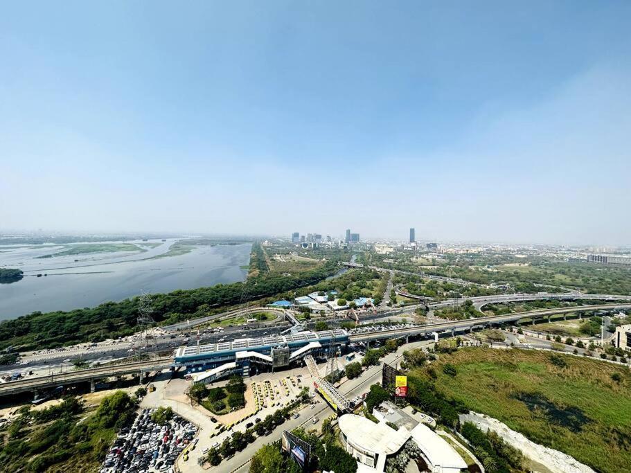 Cloud Stay@41St Floor Нойда Экстерьер фото