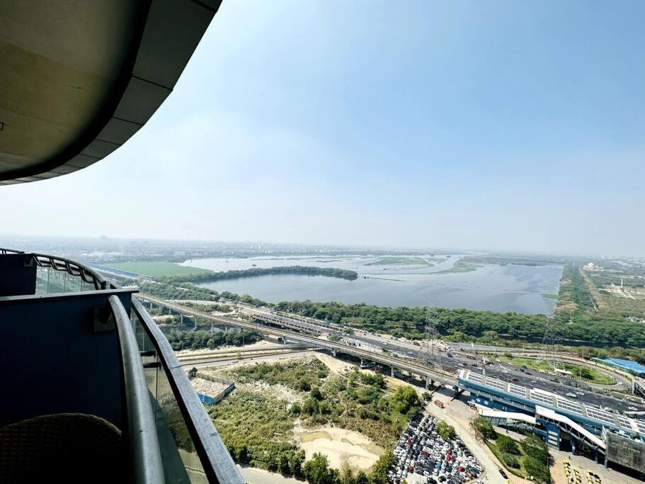 Cloud Stay@41St Floor Нойда Экстерьер фото